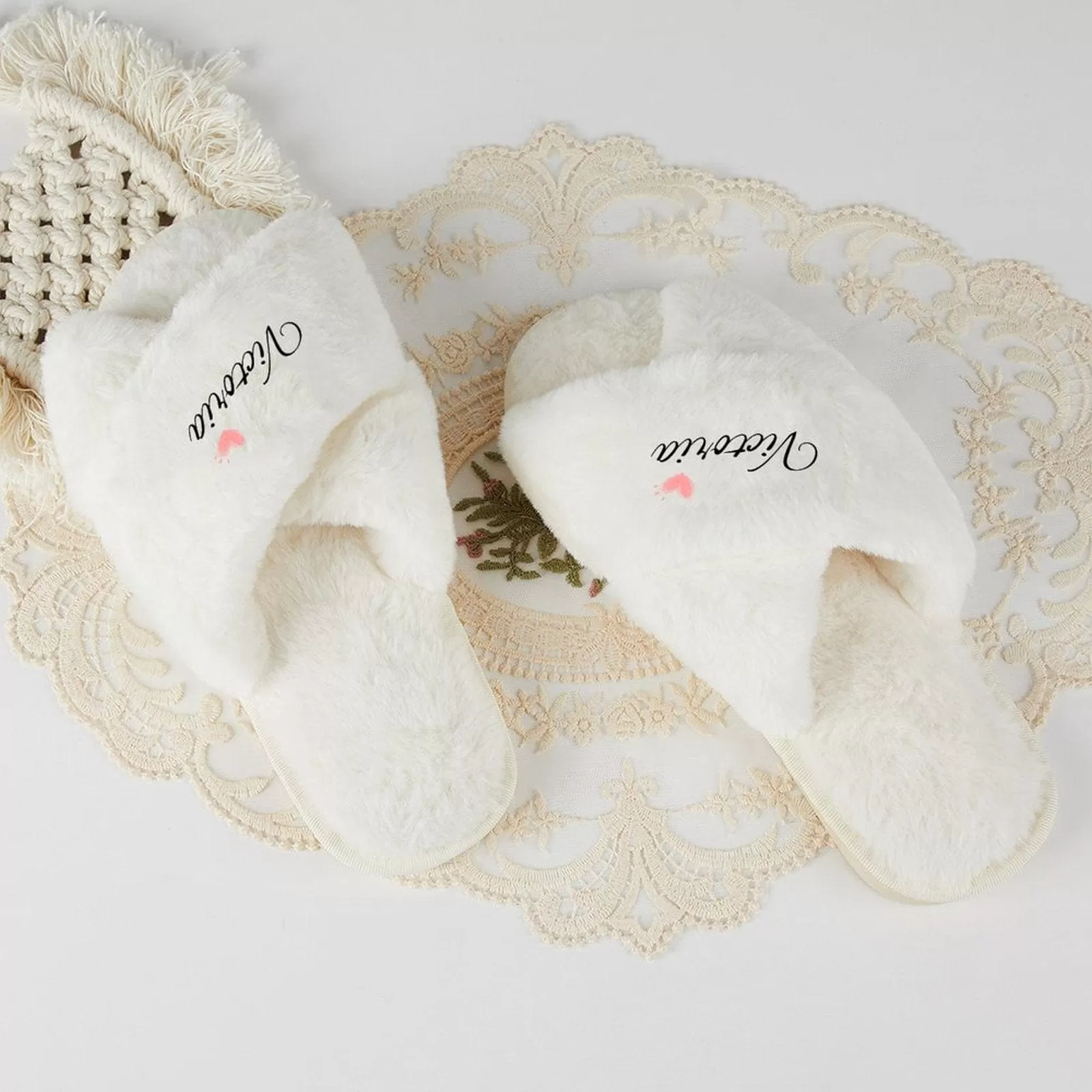 Custom Name Heart Bridesmaid Slippers Fluffy Bridal Slippers Fuzzy Cross Band House Slide Shoes